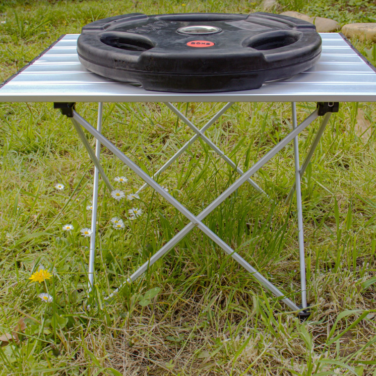 Compact Nomadic Tables 